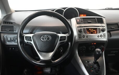 Toyota Verso I, 2011 год, 1 230 000 рублей, 15 фотография