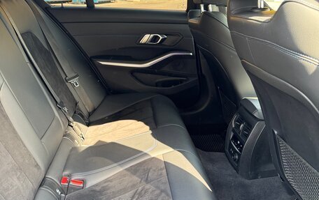 BMW 3 серия, 2019 год, 3 300 000 рублей, 17 фотография