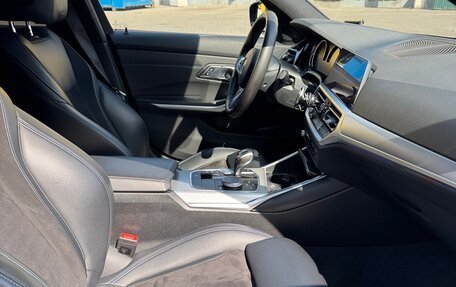 BMW 3 серия, 2019 год, 3 300 000 рублей, 16 фотография