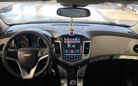Chevrolet Cruze II, 2011 год, 699 000 рублей, 10 фотография