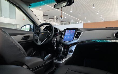 Chevrolet Cruze II, 2011 год, 699 000 рублей, 9 фотография