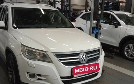 Volkswagen Tiguan I, 2010 год, 799 000 рублей, 2 фотография
