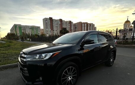 Toyota Highlander III, 2018 год, 3 500 000 рублей, 3 фотография