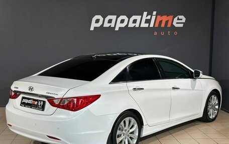 Hyundai Sonata VI, 2011 год, 1 099 000 рублей, 3 фотография