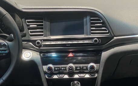 Hyundai Elantra VI рестайлинг, 2020 год, 1 800 000 рублей, 13 фотография