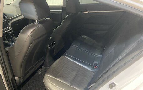 Hyundai Elantra VI рестайлинг, 2020 год, 1 800 000 рублей, 11 фотография