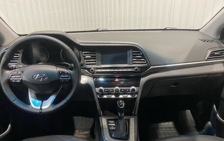 Hyundai Elantra VI рестайлинг, 2020 год, 1 800 000 рублей, 12 фотография