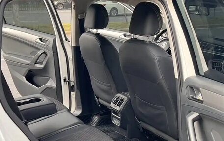 Volkswagen Tiguan II, 2021 год, 1 700 000 рублей, 8 фотография