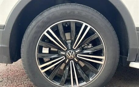 Volkswagen Tiguan II, 2021 год, 1 700 000 рублей, 15 фотография