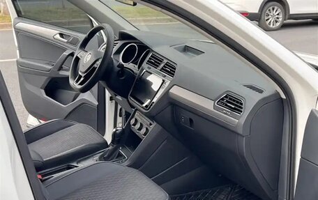 Volkswagen Tiguan II, 2021 год, 1 700 000 рублей, 14 фотография