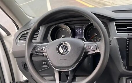 Volkswagen Tiguan II, 2021 год, 1 700 000 рублей, 12 фотография
