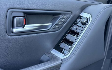 Toyota Land Cruiser, 2024 год, 12 690 000 рублей, 15 фотография