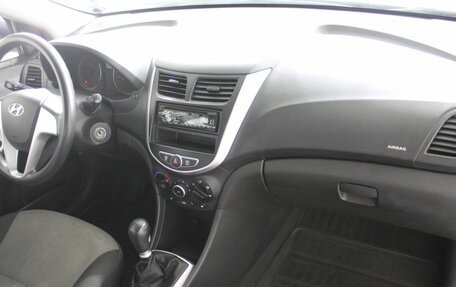 Hyundai Solaris II рестайлинг, 2011 год, 700 000 рублей, 14 фотография