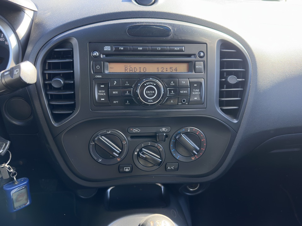 Nissan Juke YF15, 2011 год, 880 000 рублей, 14 фотография
