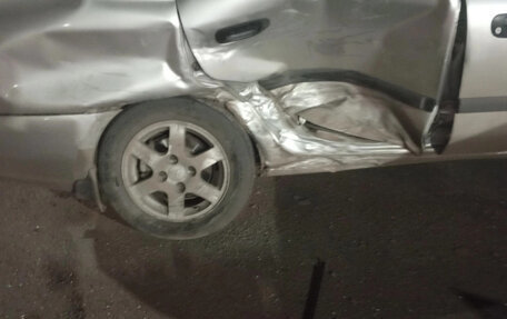 Mitsubishi Carisma I, 2002 год, 120 000 рублей, 2 фотография