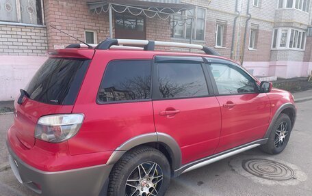 Mitsubishi Outlander III рестайлинг 3, 2005 год, 700 000 рублей, 6 фотография