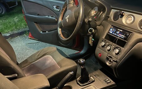 Mitsubishi Outlander III рестайлинг 3, 2005 год, 700 000 рублей, 12 фотография
