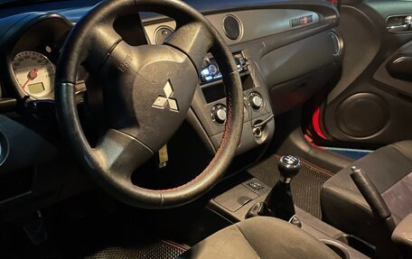 Mitsubishi Outlander III рестайлинг 3, 2005 год, 700 000 рублей, 9 фотография