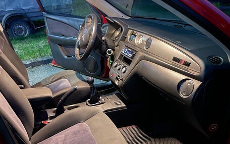 Mitsubishi Outlander III рестайлинг 3, 2005 год, 700 000 рублей, 13 фотография