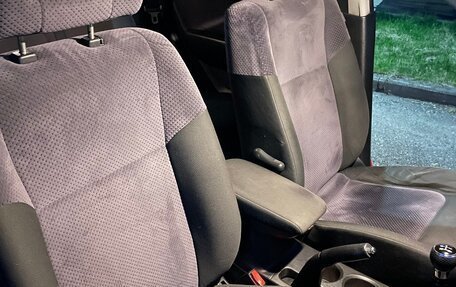 Mitsubishi Outlander III рестайлинг 3, 2005 год, 700 000 рублей, 14 фотография