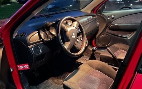 Mitsubishi Outlander III рестайлинг 3, 2005 год, 700 000 рублей, 11 фотография