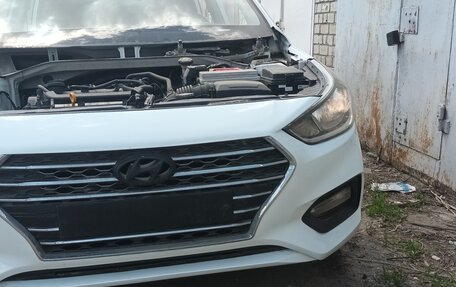 Hyundai Solaris II рестайлинг, 2017 год, 300 000 рублей, 2 фотография