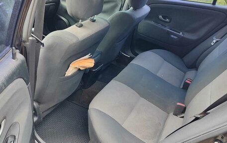 Mitsubishi Carisma I, 2002 год, 295 000 рублей, 11 фотография
