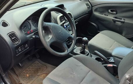 Mitsubishi Carisma I, 2002 год, 295 000 рублей, 9 фотография