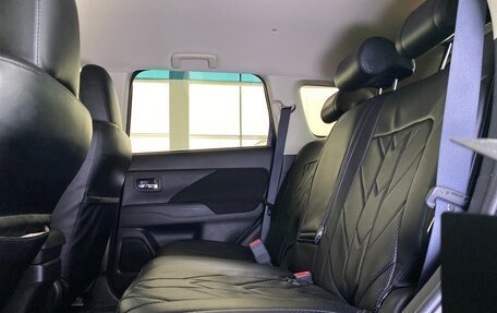 Mitsubishi Outlander III рестайлинг 3, 2016 год, 1 799 000 рублей, 20 фотография