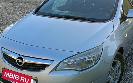 Opel Astra J, 2012 год, 670 000 рублей, 1 фотография