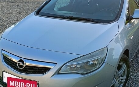 Opel Astra J, 2012 год, 670 000 рублей, 2 фотография