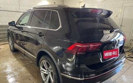 Volkswagen Tiguan II, 2021 год, 4 000 000 рублей, 2 фотография