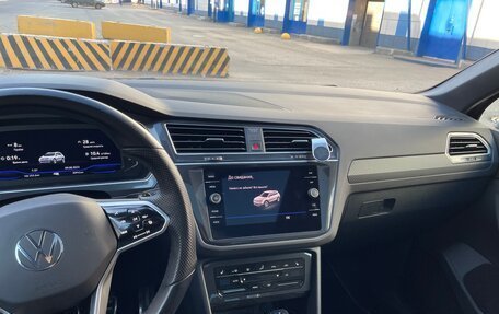 Volkswagen Tiguan II, 2021 год, 4 000 000 рублей, 10 фотография