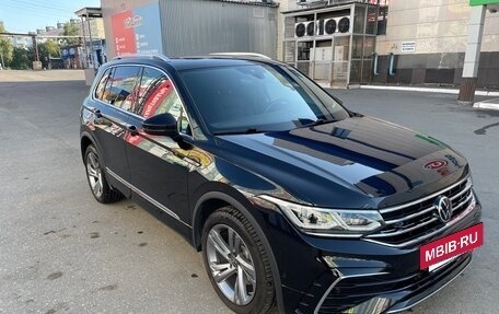 Volkswagen Tiguan II, 2021 год, 4 000 000 рублей, 13 фотография