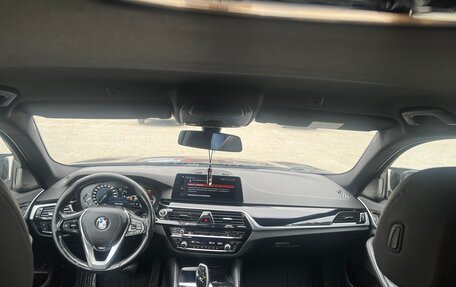 BMW 5 серия, 2017 год, 2 590 000 рублей, 11 фотография