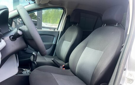 Renault Logan II, 2015 год, 699 000 рублей, 14 фотография