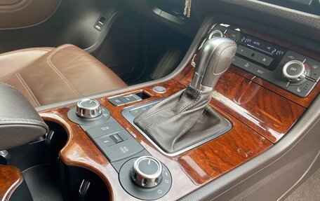 Volkswagen Touareg III, 2011 год, 2 600 000 рублей, 12 фотография