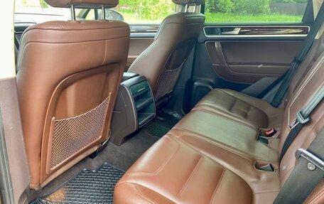 Volkswagen Touareg III, 2011 год, 2 600 000 рублей, 17 фотография