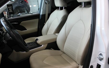 Toyota Highlander, 2021 год, 5 685 000 рублей, 13 фотография