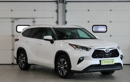 Toyota Highlander, 2021 год, 5 685 000 рублей, 3 фотография
