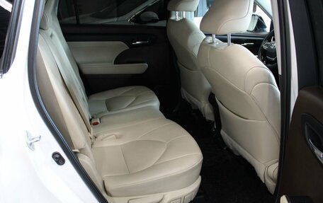 Toyota Highlander, 2021 год, 5 685 000 рублей, 7 фотография