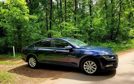 Volkswagen Passat B8 рестайлинг, 2016 год, 1 930 000 рублей, 2 фотография