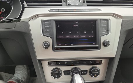 Volkswagen Passat B8 рестайлинг, 2016 год, 1 930 000 рублей, 27 фотография