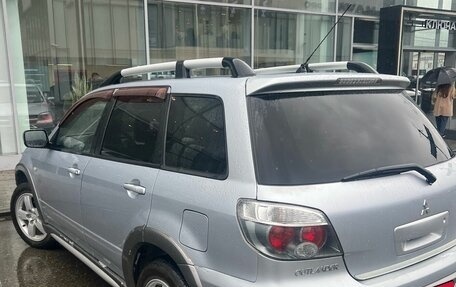 Mitsubishi Outlander III рестайлинг 3, 2004 год, 645 000 рублей, 4 фотография