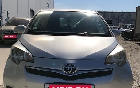 Toyota Ractis II, 2011 год, 955 000 рублей, 1 фотография