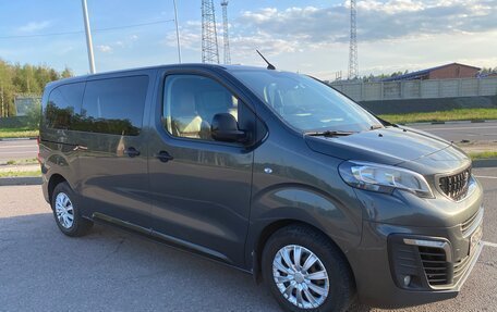 Peugeot Traveller I, 2018 год, 2 500 000 рублей, 2 фотография