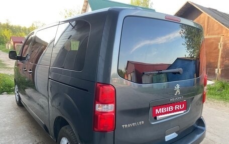Peugeot Traveller I, 2018 год, 2 500 000 рублей, 17 фотография