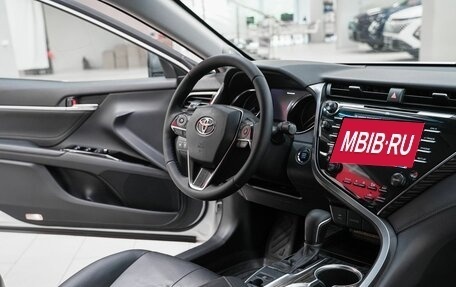 Toyota Camry, 2019 год, 2 599 000 рублей, 15 фотография