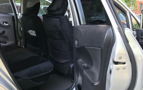 Toyota Ractis II, 2011 год, 955 000 рублей, 17 фотография