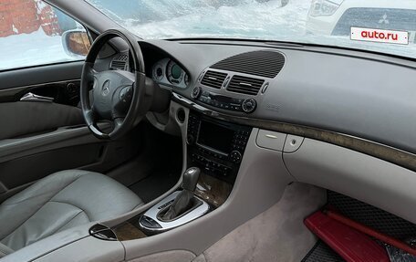 Mercedes-Benz E-Класс, 2004 год, 1 550 000 рублей, 10 фотография